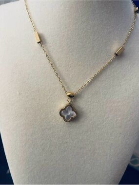 Clover Reversible Necklace